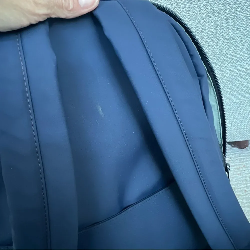Away The Daypack in Navy blue